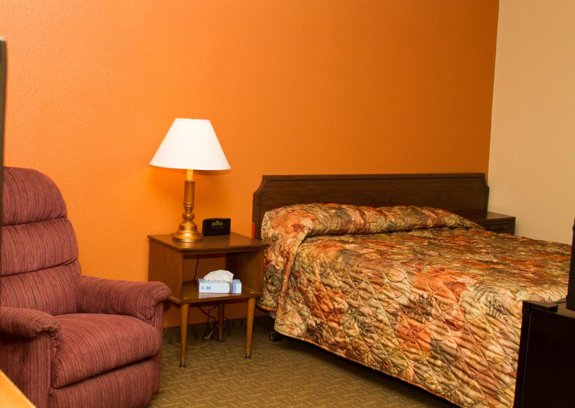 Cottonwood Inn & Suites Phillipsburg Room photo
